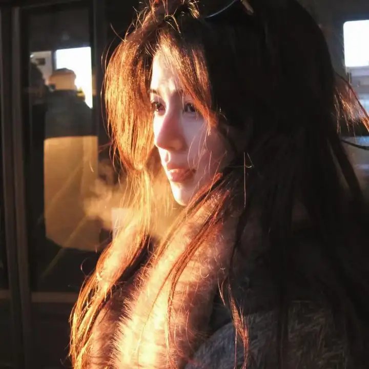 女人在家